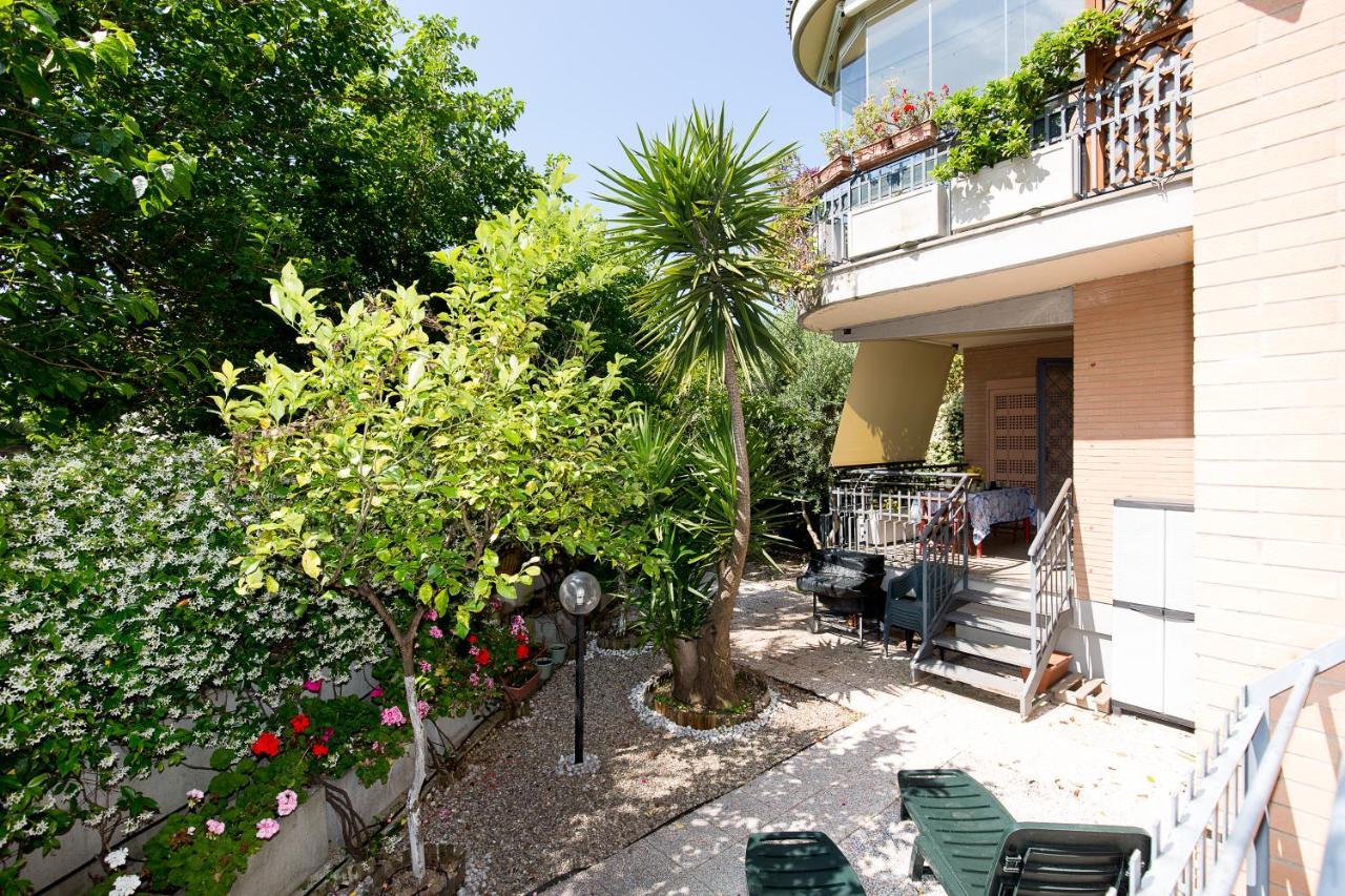 Apartment La Casetta Di Gio A With Private Garden And Parking Space - By Beahost Rom
