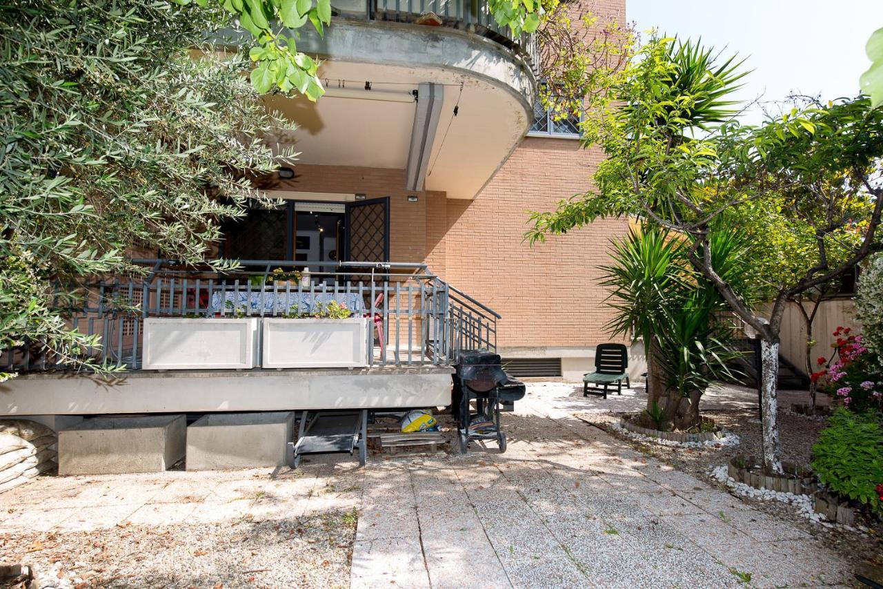 Apartment La Casetta Di Gio A With Private Garden And Parking Space - By Beahost Rom